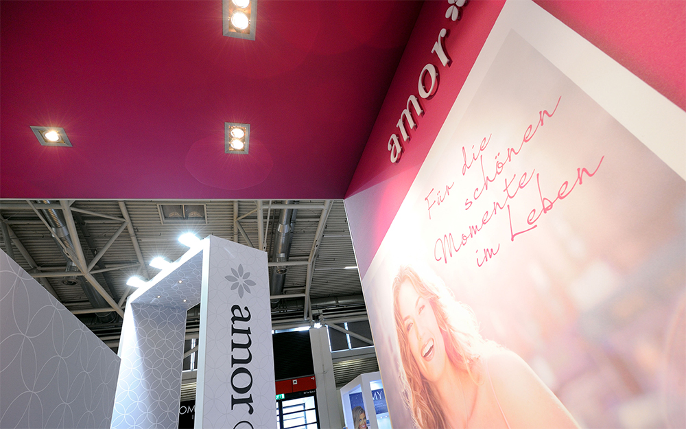 amor group messestand